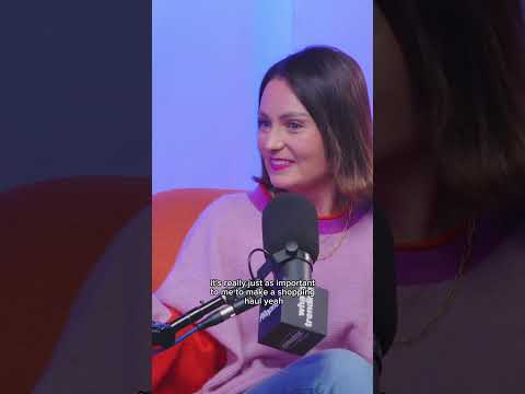 Molly Burke: See me as a human, beyond my disability thumbnail